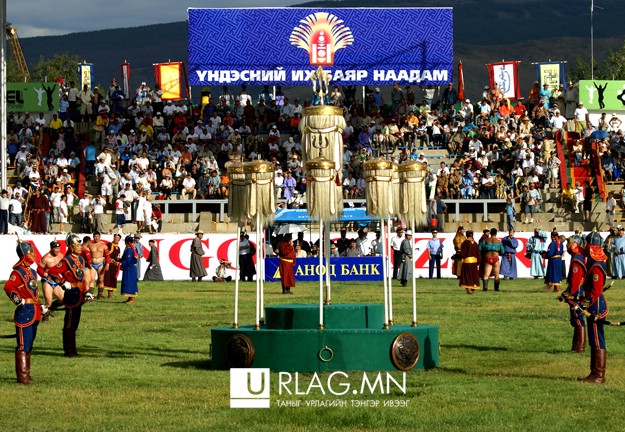 Говь-Алтай аймгийн наадам нээлтээ хийлээ